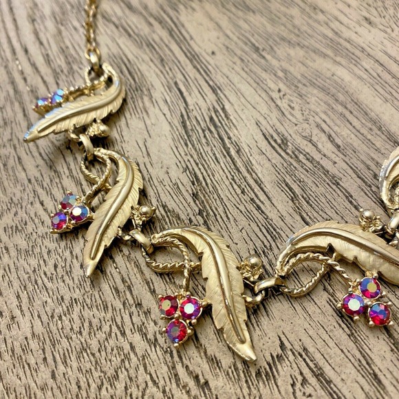 Vintage Elegant Choker Necklace & Clip On Earrings Set Gold & Red AB Rhinestones - Picture 4 of 7